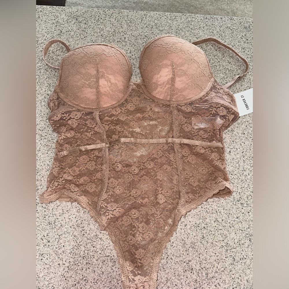 NWT Forever 21 lace nude taupe Bodysuit size XL